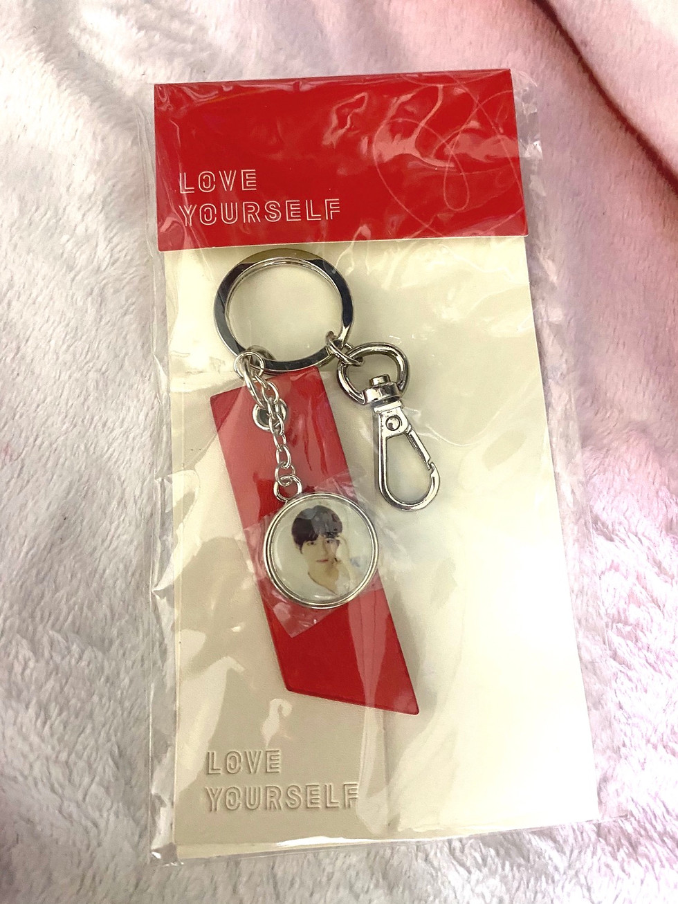 Thumbnail: LOVE YOURSELF TOUR V KEYRING