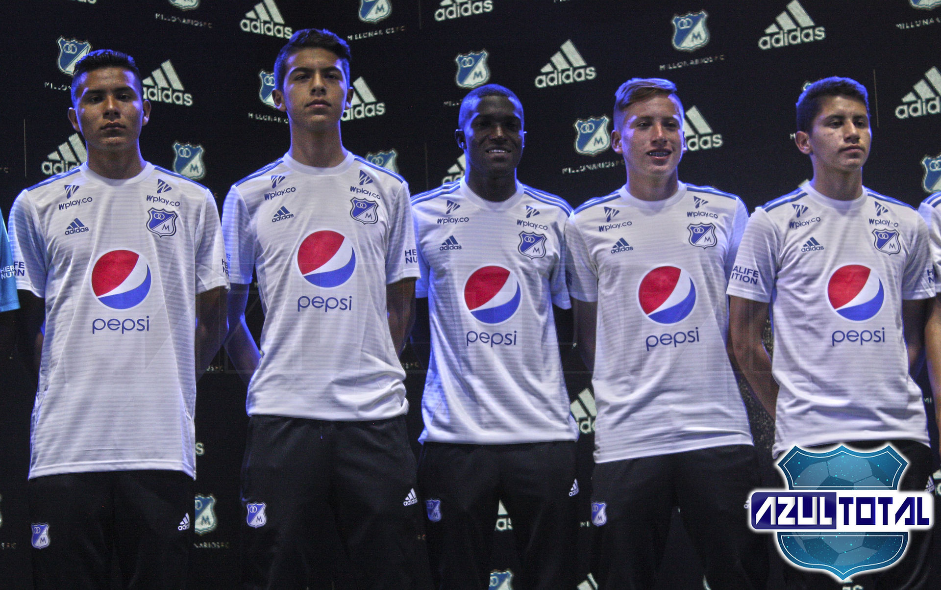 Nueva Camiseta y Equipo Profesional