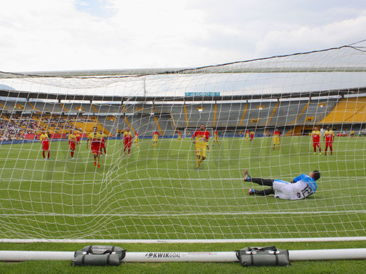 Hinchas capitalinos disfrutaron del Día del Fútbol Bogotano