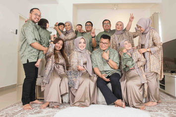 Large family portraits in Kuala Lumpur