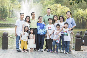 Large family portraits in Kuala Lumpur