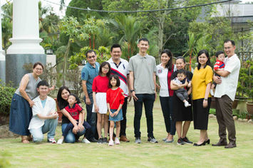 Large family portraits in Kuala Lumpur