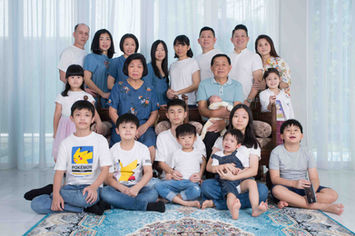 Large family portraits in Kuala Lumpur