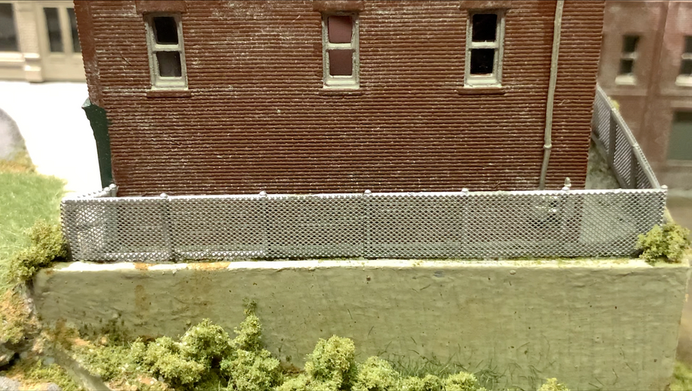Woodland Scenics N Scale Chain Link Fence Kit