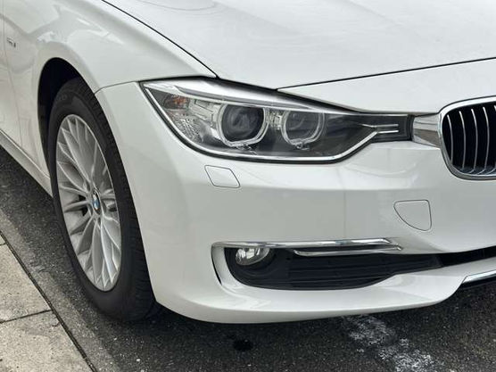 BMW 3シリーズ 320d ラグジュアリー