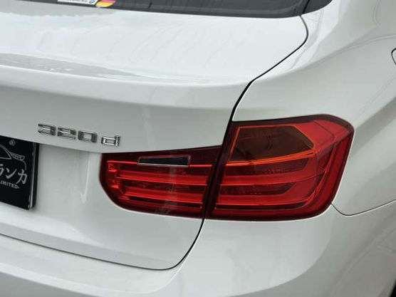 BMW 3シリーズ 320d ラグジュアリー