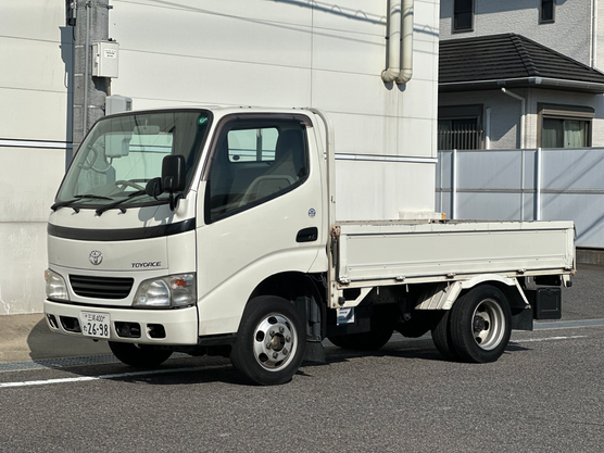 トヨタ　トヨエース トラック  ヒラボディ　1.5トン　5速