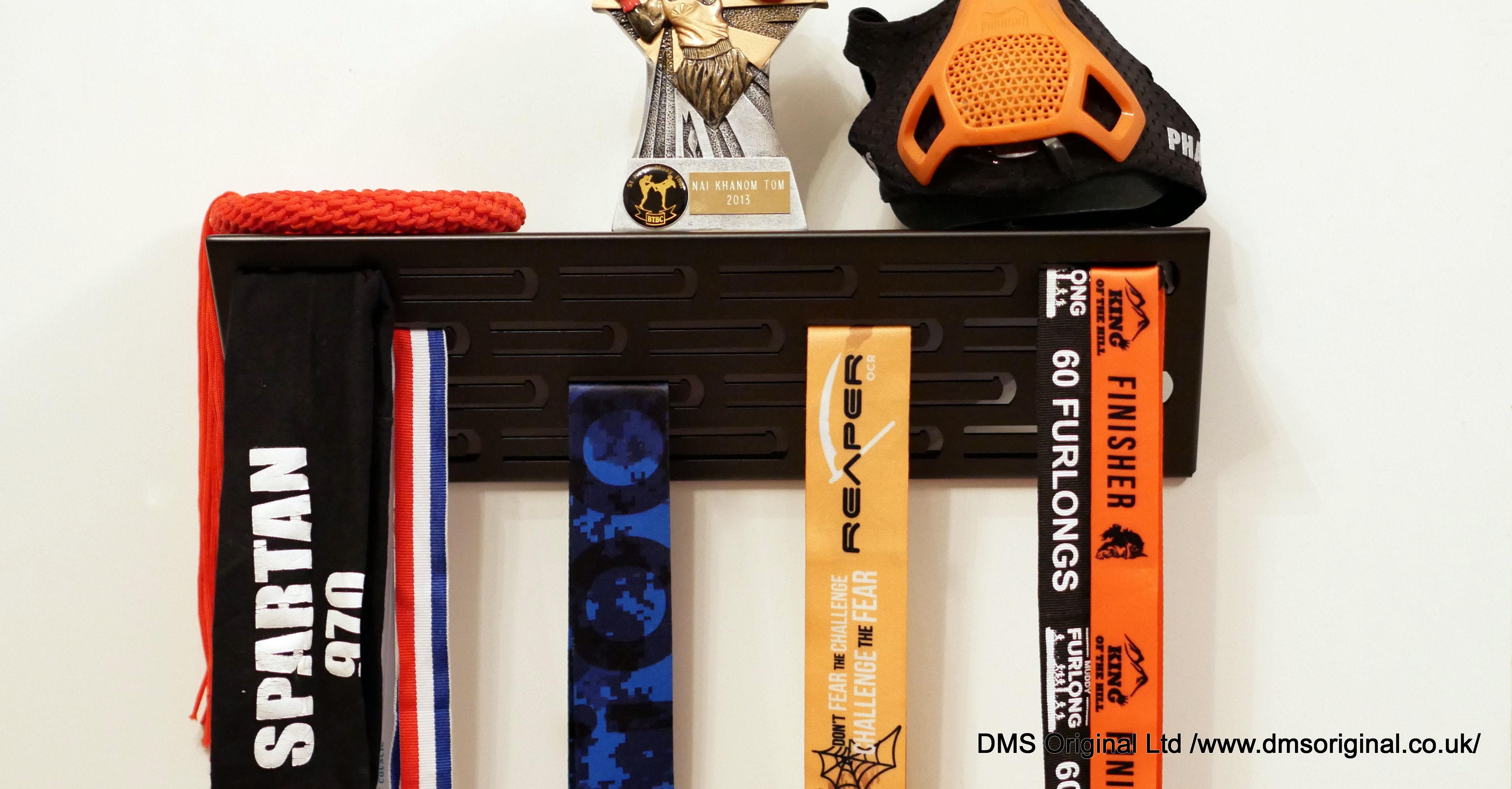 Shelf medal hanger