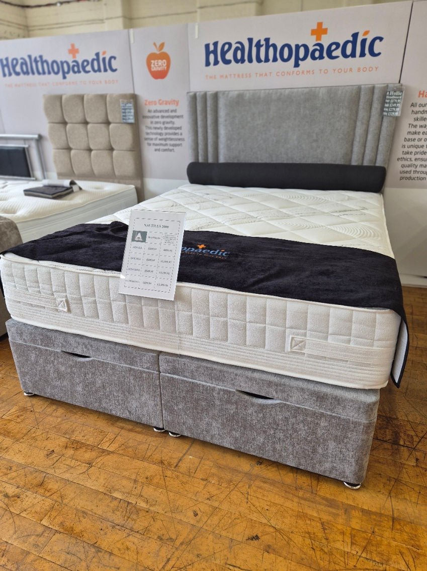 Nautilus 2000 ottoman set