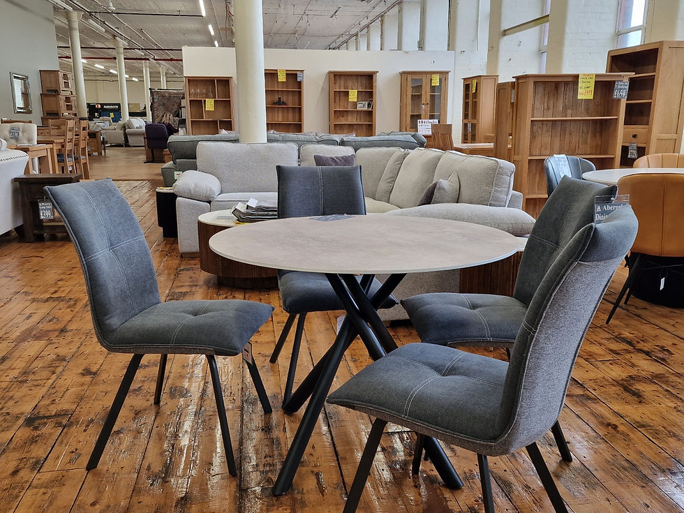 Aberdeen round ceramic dining table