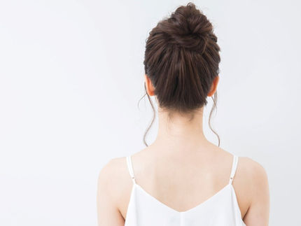 What Causes Back Acne? The Right Way to Treat It Through Bacteria and Sebum Control