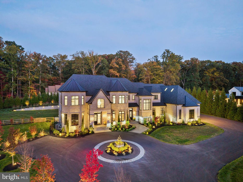 6 Cervo Ct Lutherville-Timonium, MD 21093