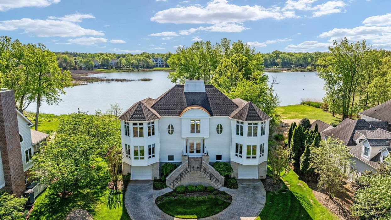 1237 Cherry Tree Ln Annapolis, MD 21403