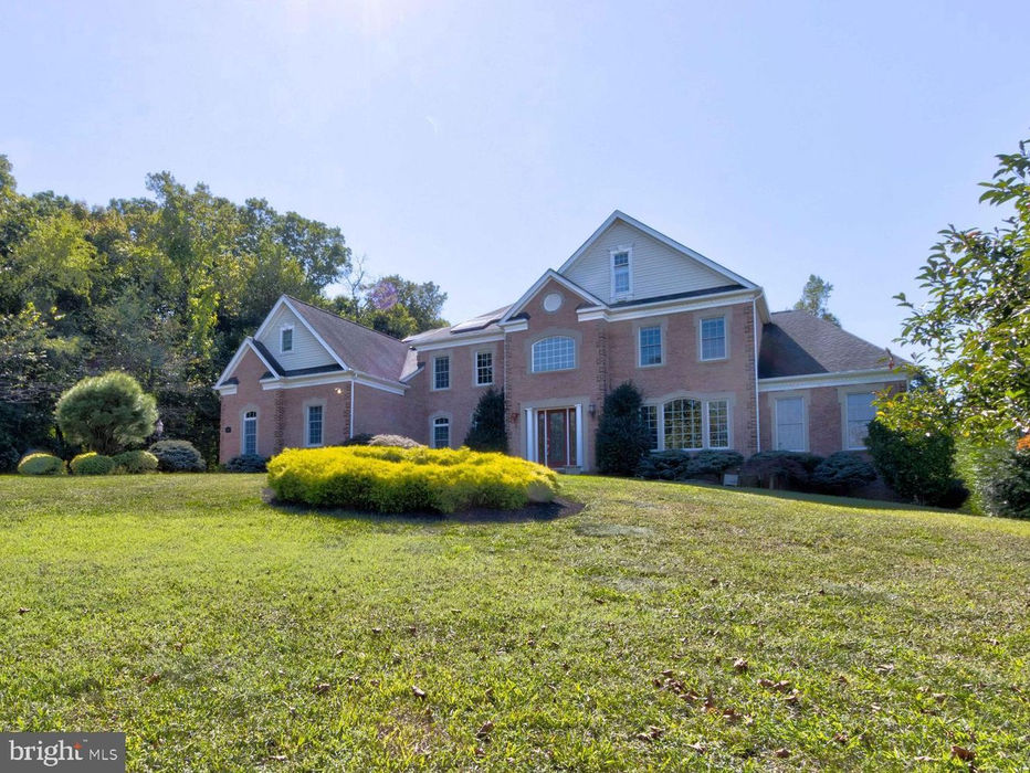 14307 Roxbury Lake Dr Glenelg, MD 21737