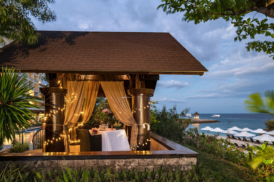 Cabana - Romantic Dining 1.jpg