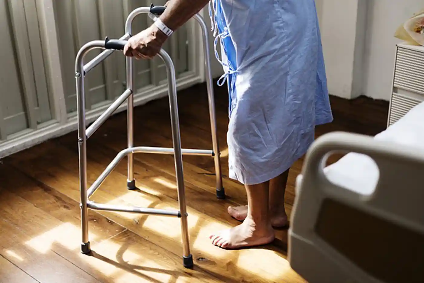 Rehabilitación en un paciente que sufrió un infarto cerebral.