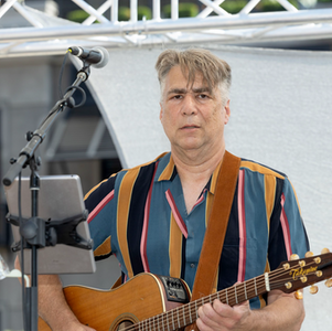 Danlerockeur's Bilingual Rock Voyage