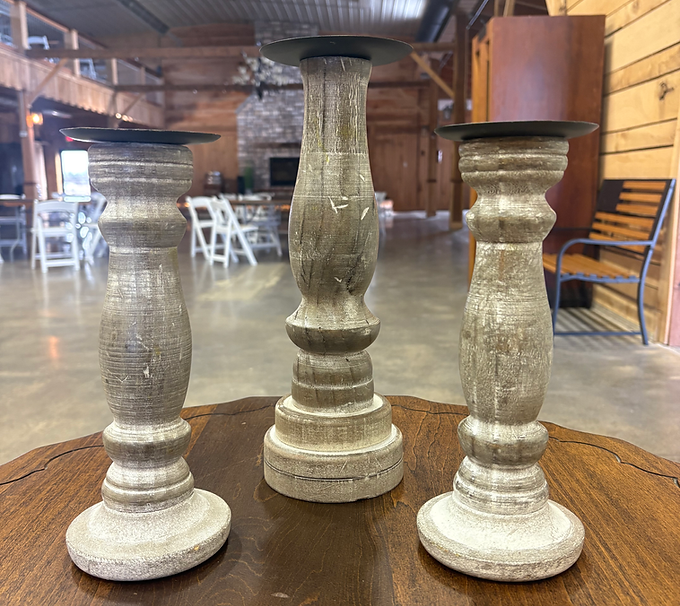 Free wedding decor. Iowa wedding venue. Wedding decorations. Free wedding decorations. Iowa wedding decorations. Iowa wedding venue near me. Barn wedding venue. Cheap wedding decor. Rustic wedding venue. Iowa wedding venues. Wedding venues near me. Wedding venues in iowa. Wedding decor inspo. Wedding decor ideas. Rustic wedding decor. 