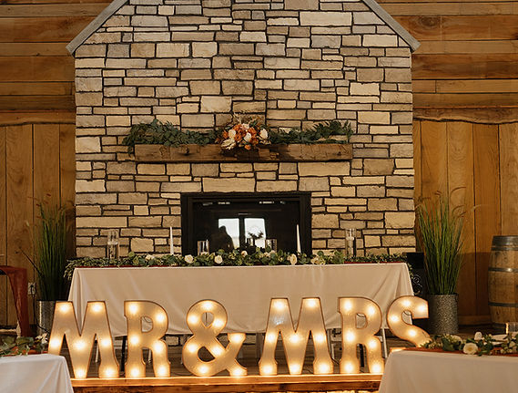 Free wedding decor. Iowa wedding venue. Wedding decorations. Free wedding decorations. Iowa wedding decorations. Iowa wedding venue near me. Barn wedding venue. Cheap wedding decor. Rustic wedding venue. Iowa wedding venues. Wedding venues near me. Wedding venues in iowa. Wedding decor inspo. Wedding decor ideas. Rustic wedding decor. 