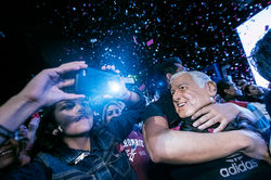 UNA NOCHE HISTÓRICA