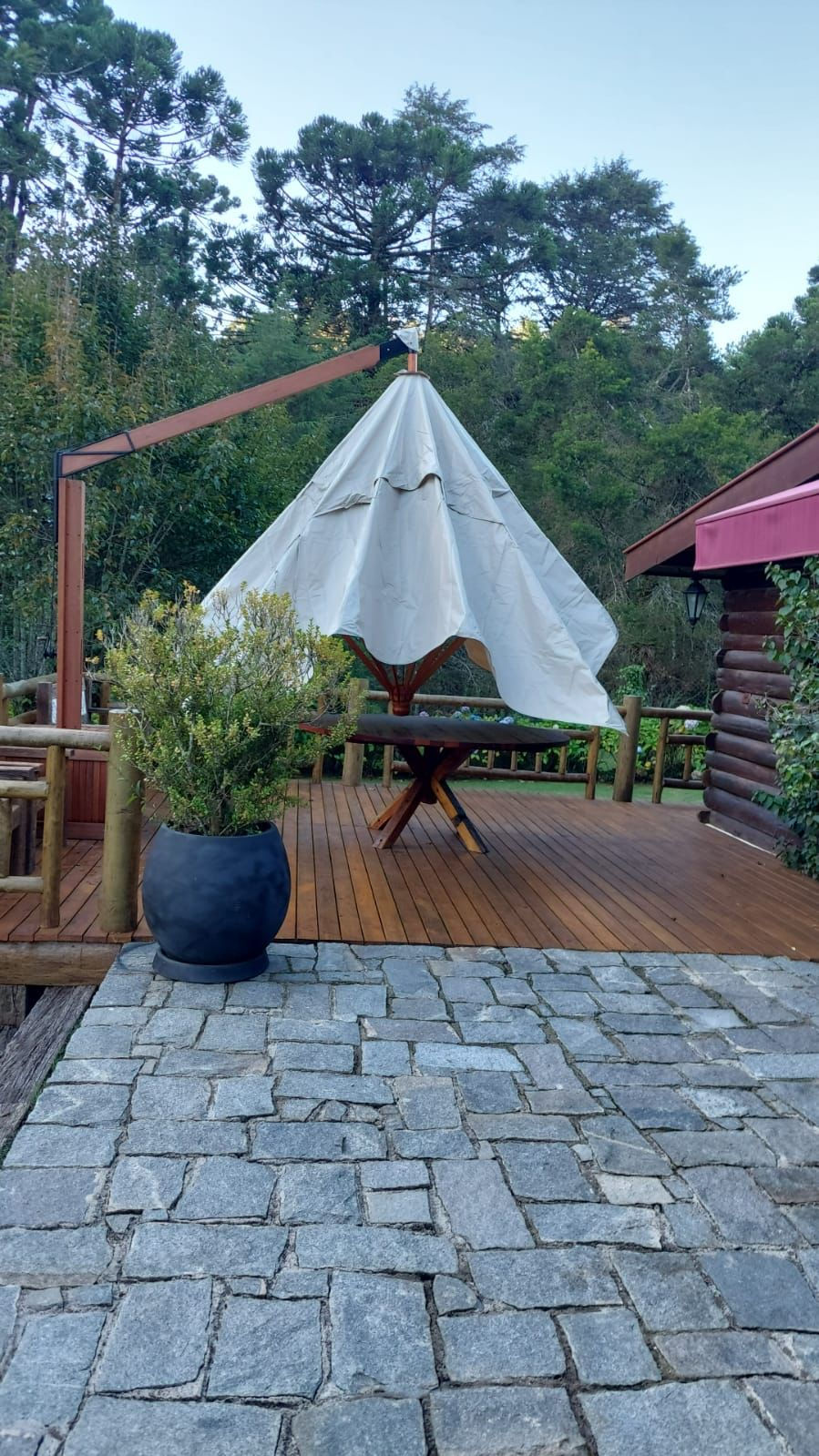 Miniatura: Ombrelone Lateral Giratório 360º Com Floreira 4 X 4 M