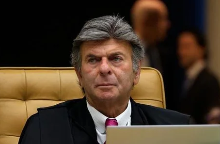 Fux surpreende e se volta contra Moraes