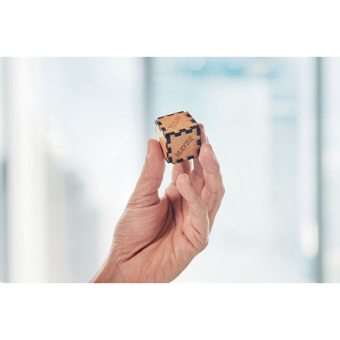 Miniatura: Kostka do zabawy GROWDICE™ z nasionami sosny.