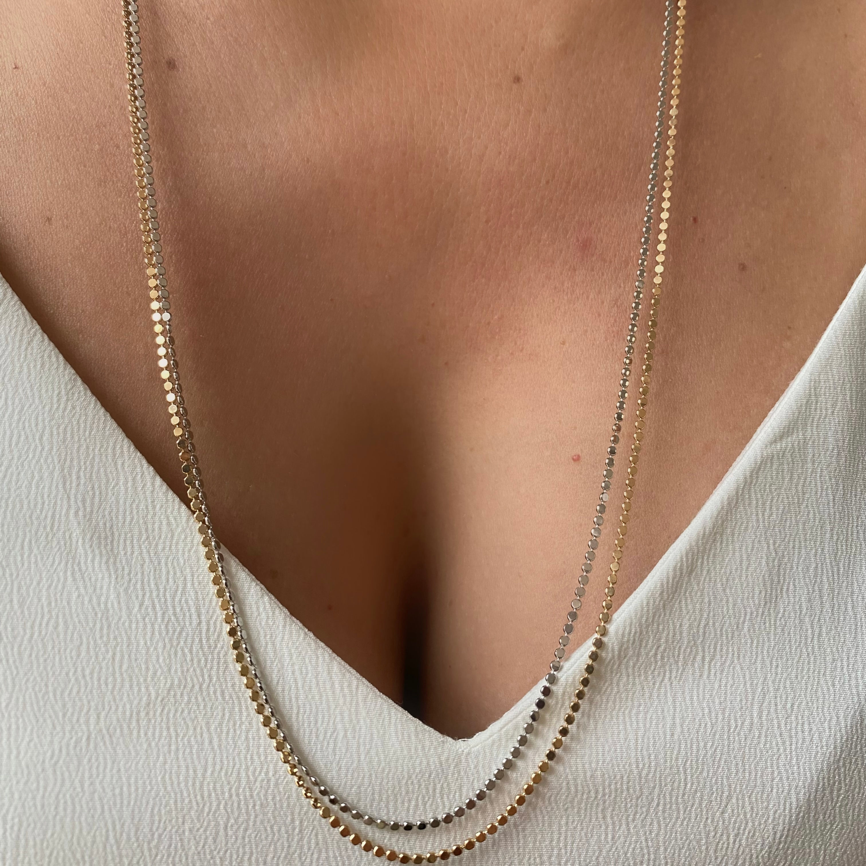 Colar Mini Esferas Achatadas Longo