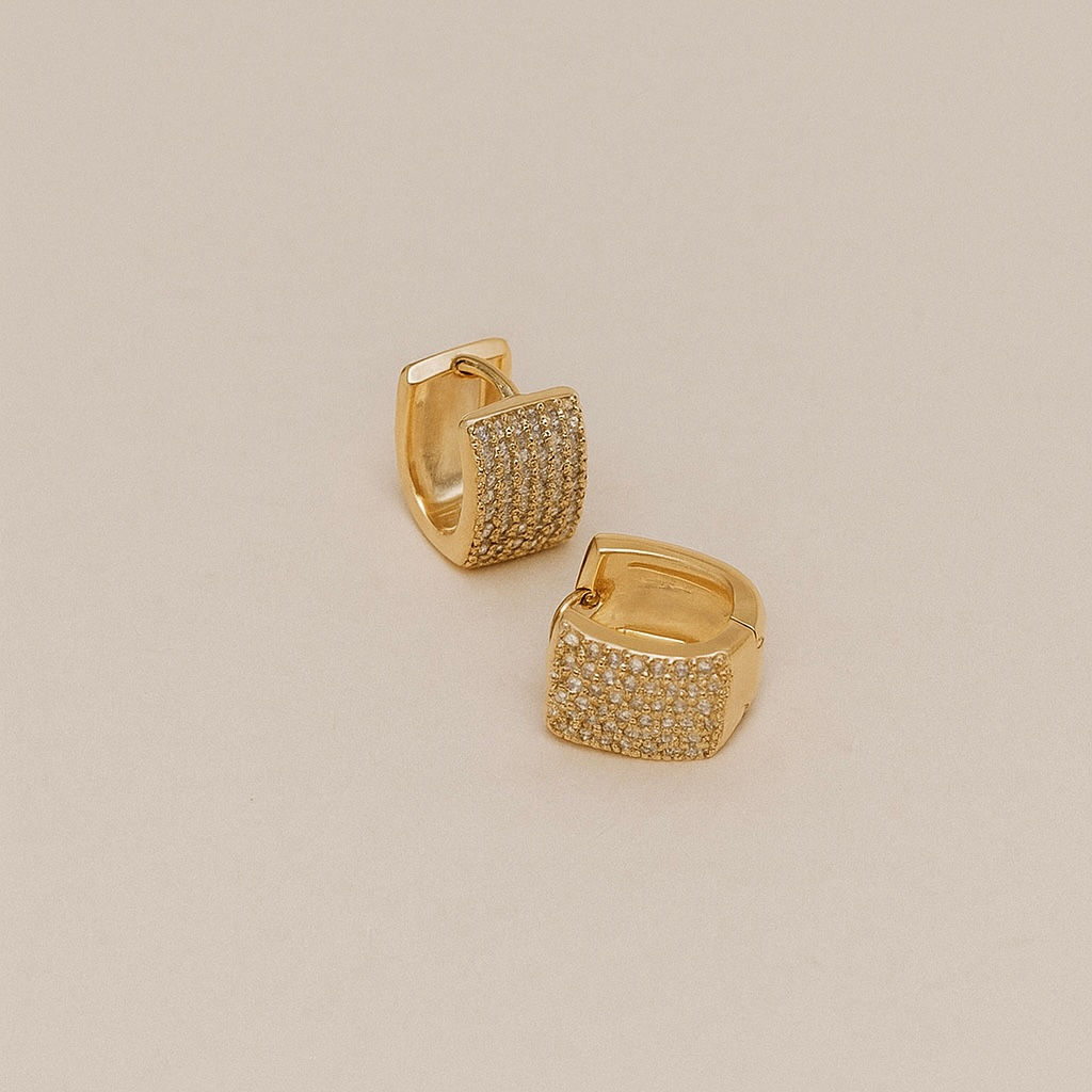 Brinco de Click Cravejado