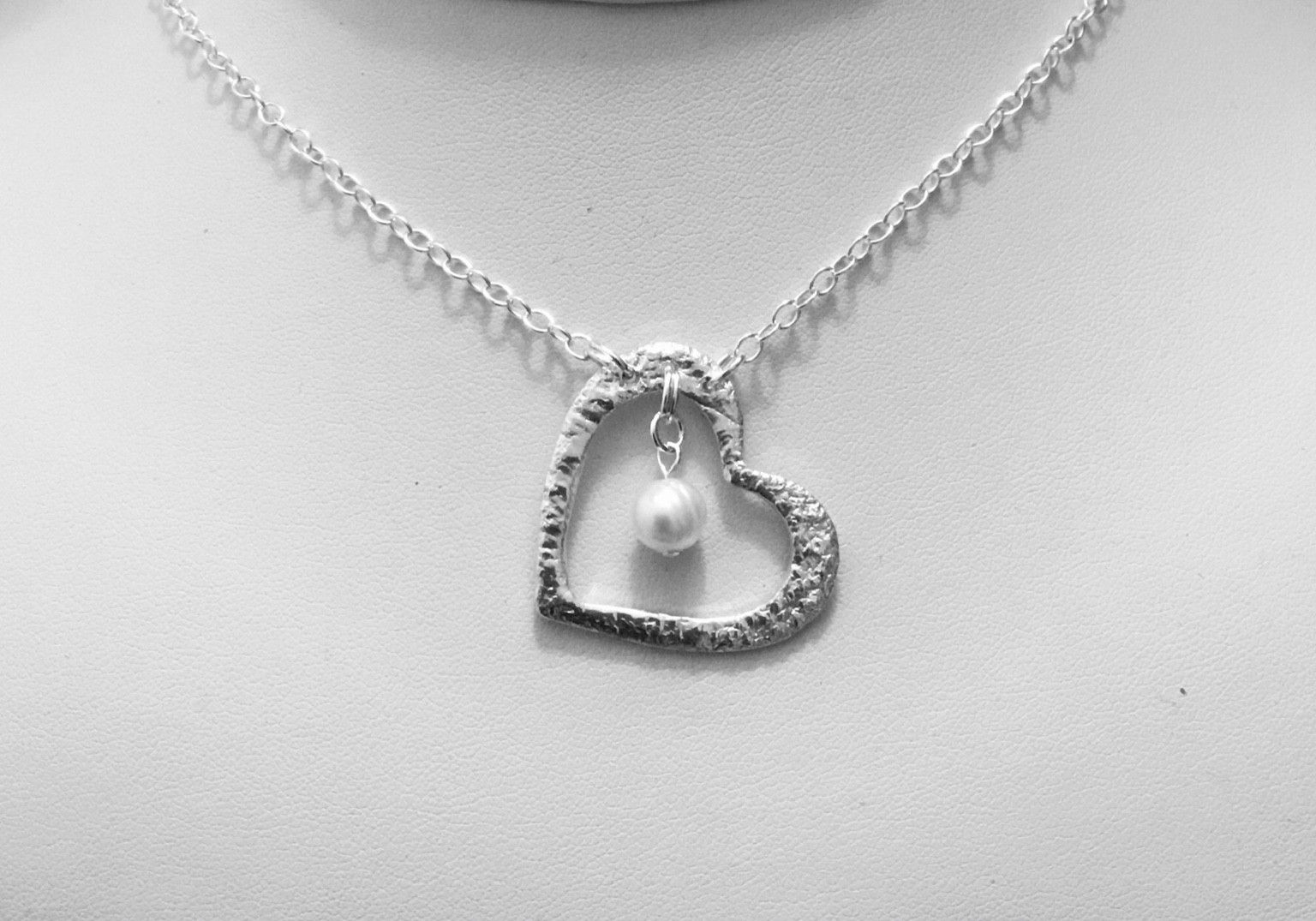 Pendentif cœur et perle sur chaine/Boucles d'oreille inc. - Collection Corazon