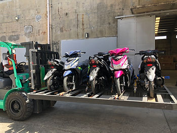 One cassette loaded with 5 motorbikes