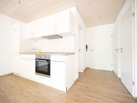 Frisch renovierte und helle 1 Zimmer-Wohnung mit Terrasse, EBK und Garage zur Miete in Leingarten
