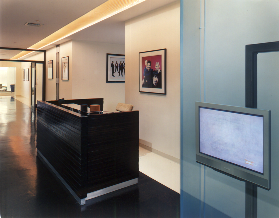 GKV_MTV reception lobby-2000