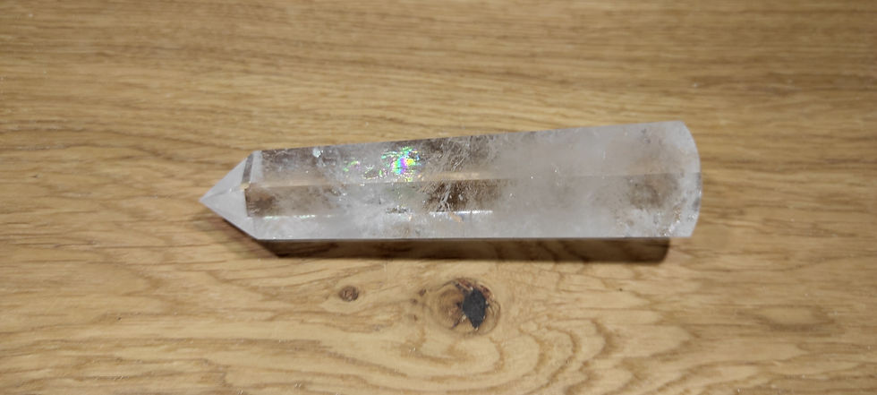 Bâton de cristal de roche – 149 g (reflets arc-en-ciel)