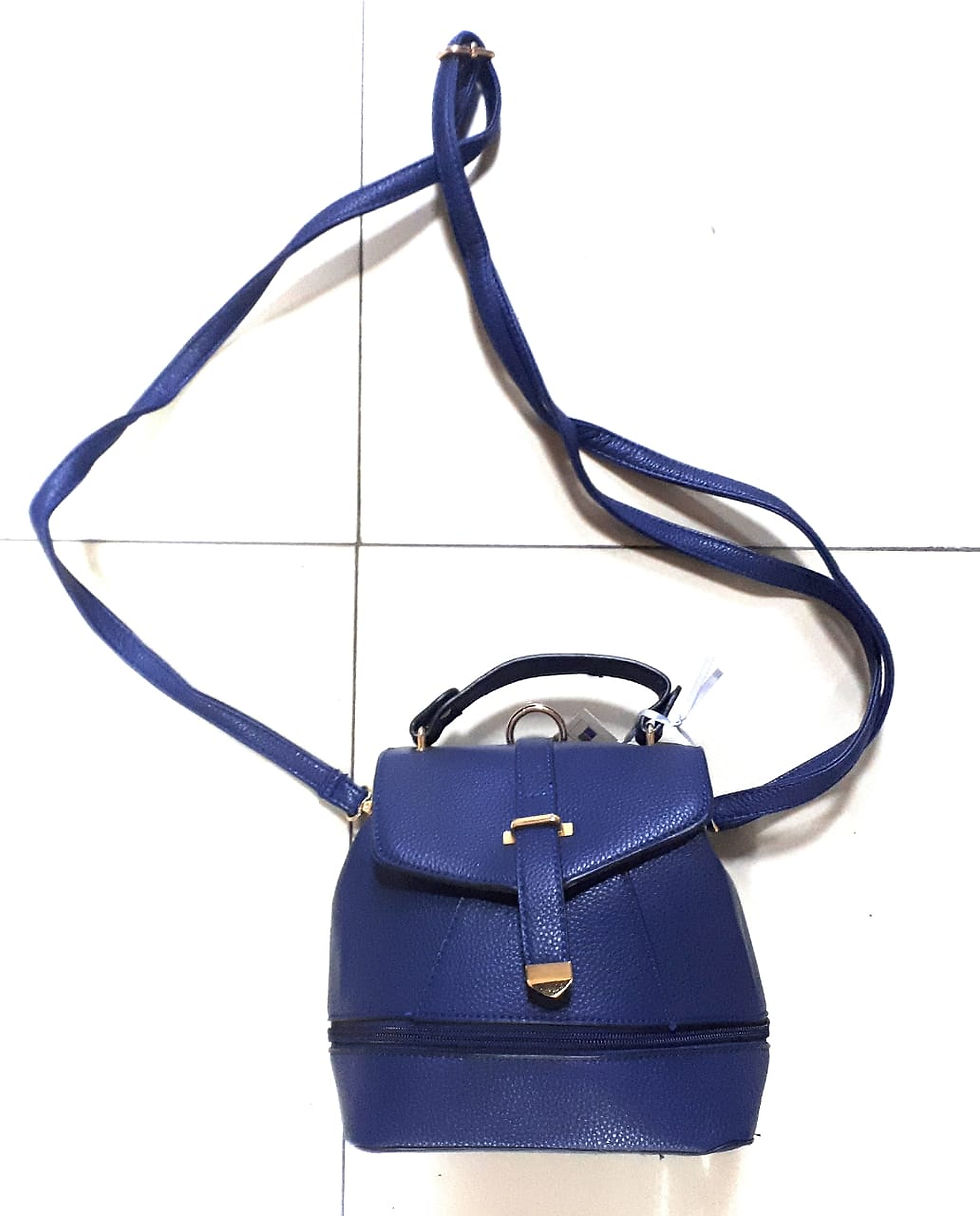 Cartera con correa fina