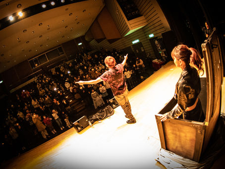 🎤 現場で使える“トーク術”完全解説:しゃべりが苦手なマジシャンへ