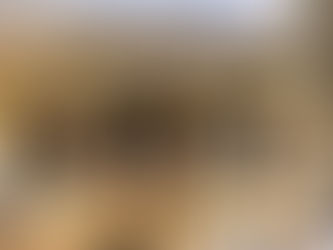 札幌市地下歩行空間で大道芸をするプロマジシャンアッキーと観衆