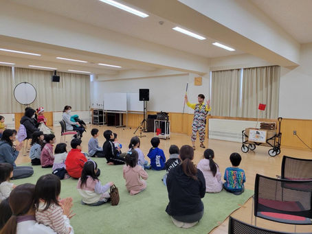 北海道中川町の施設で開催されたクリスマスパーティーにプロマジシャンたっちを派遣しました。