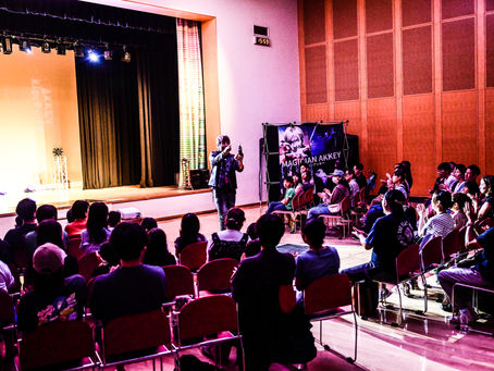 北海道出身のプロマジシャンアッキーのマジックショー札幌公演