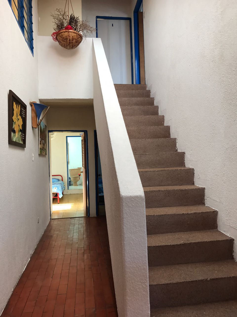 Escaleras a habitación 1 y 2