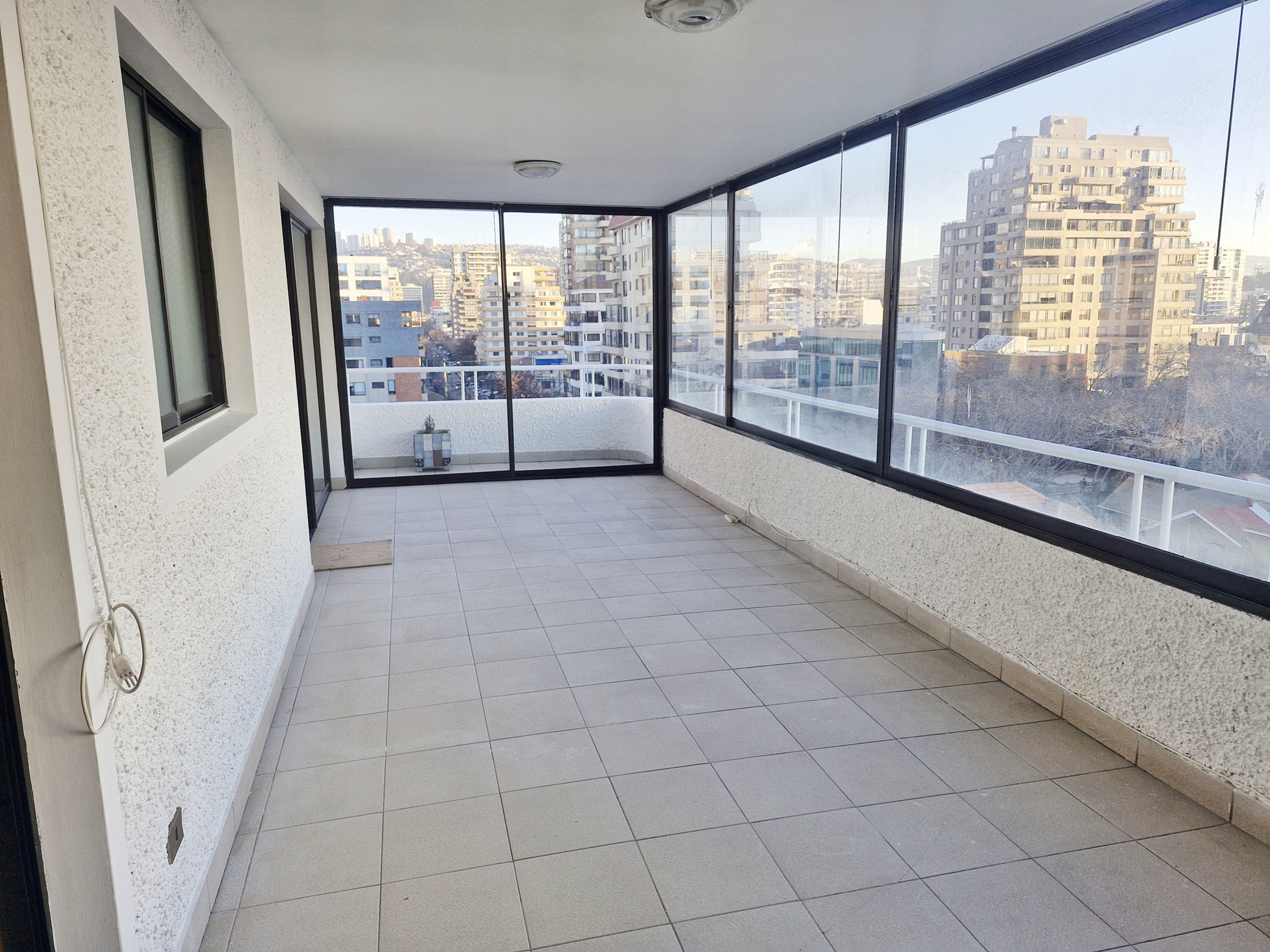 VENDEMOS amplio departamento en 1 Poniente, Viña del Mar!
