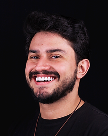 Resultado de procedimento de lentes de contato dental.