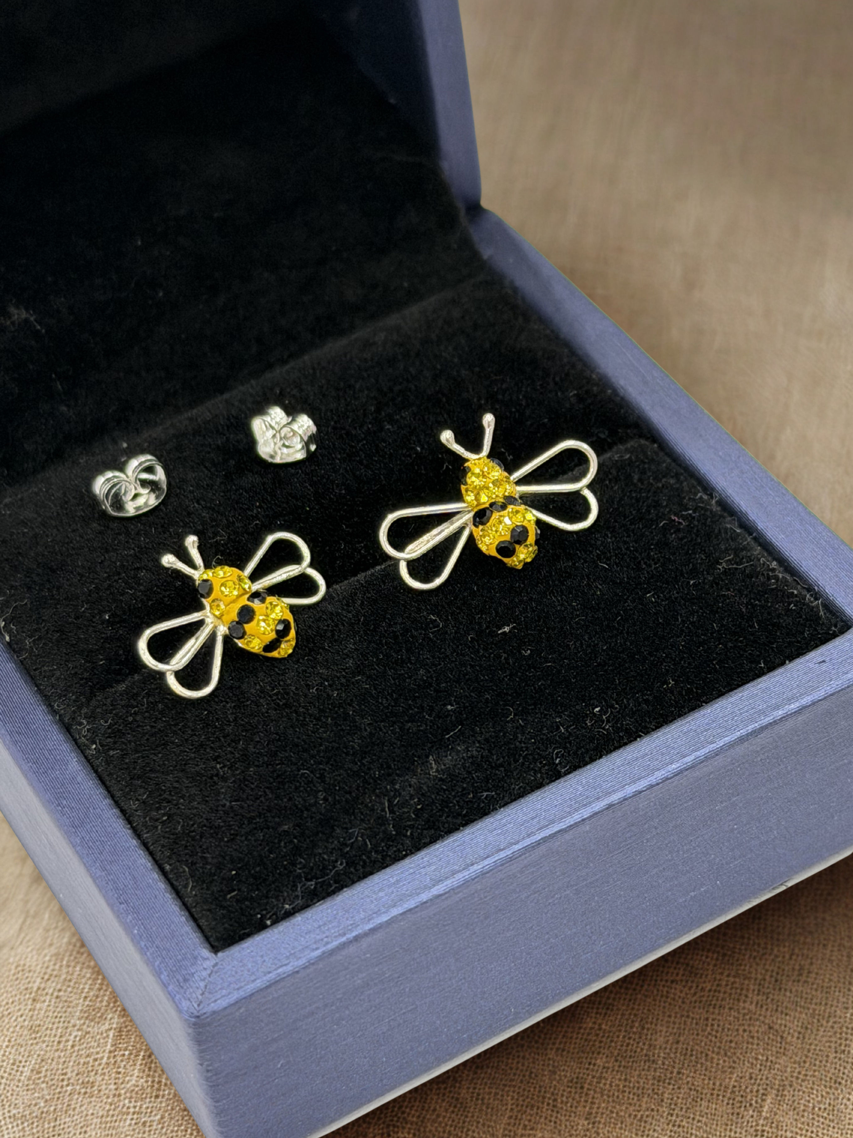 Ar. Abeja C/m 7-096