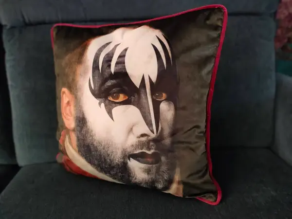 Coussin Kiss 1 Blue Shaker