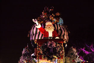 Disneyland-Resort-Christmas-2021_4.jpeg