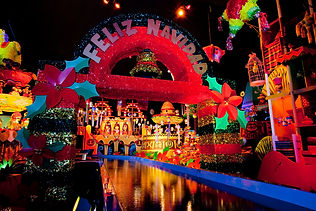 holidays-at-the-disneyland-resort.jpeg
