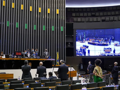 Dino intima 21 partidos a explicar controle de emendas parlamentares
