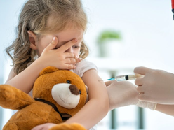 Desinformação faz com que pais deixem de proteger filhos contra covid