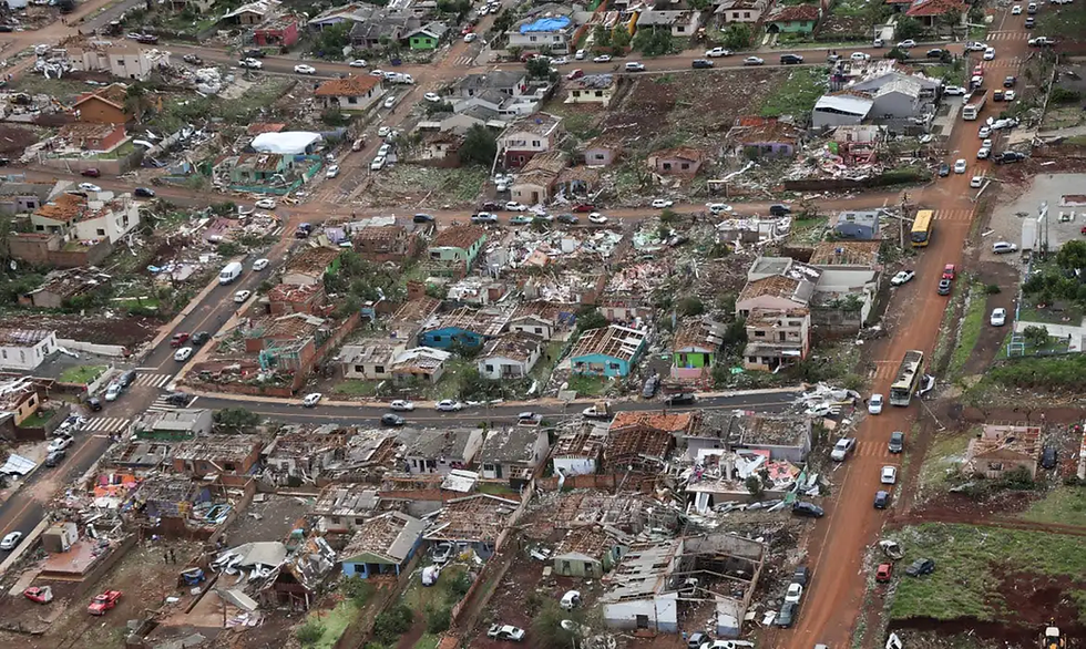 Tornado destrói 90% de cidade no Paraná e causa seis mortes