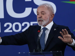 Lula diz que BRICS seguirá discutindo alternativas ao dólar